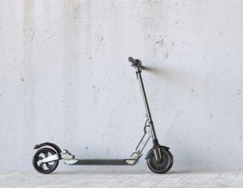 E-scooters - rights of users, pedestrians and other road users and potential accidents